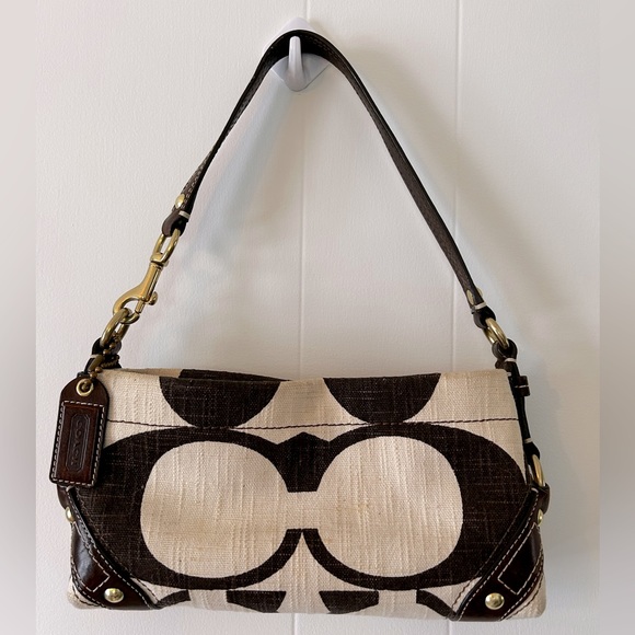 Coach Handbags - Coach Leather Purse in Signature Classic C Pattern Brown / Beige Like New
